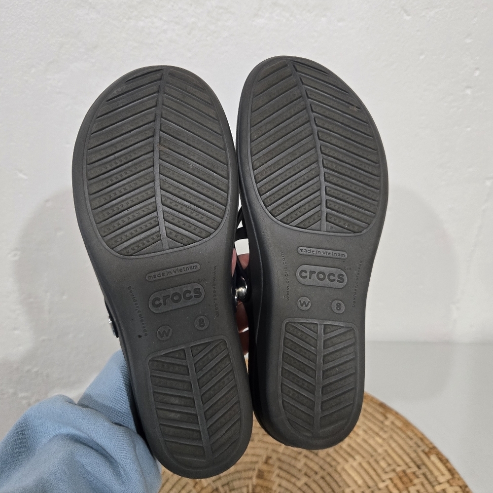 CROCS Sanrah Women's Gray Bkue Sandals with Silver Accents - Picture 6 of 7